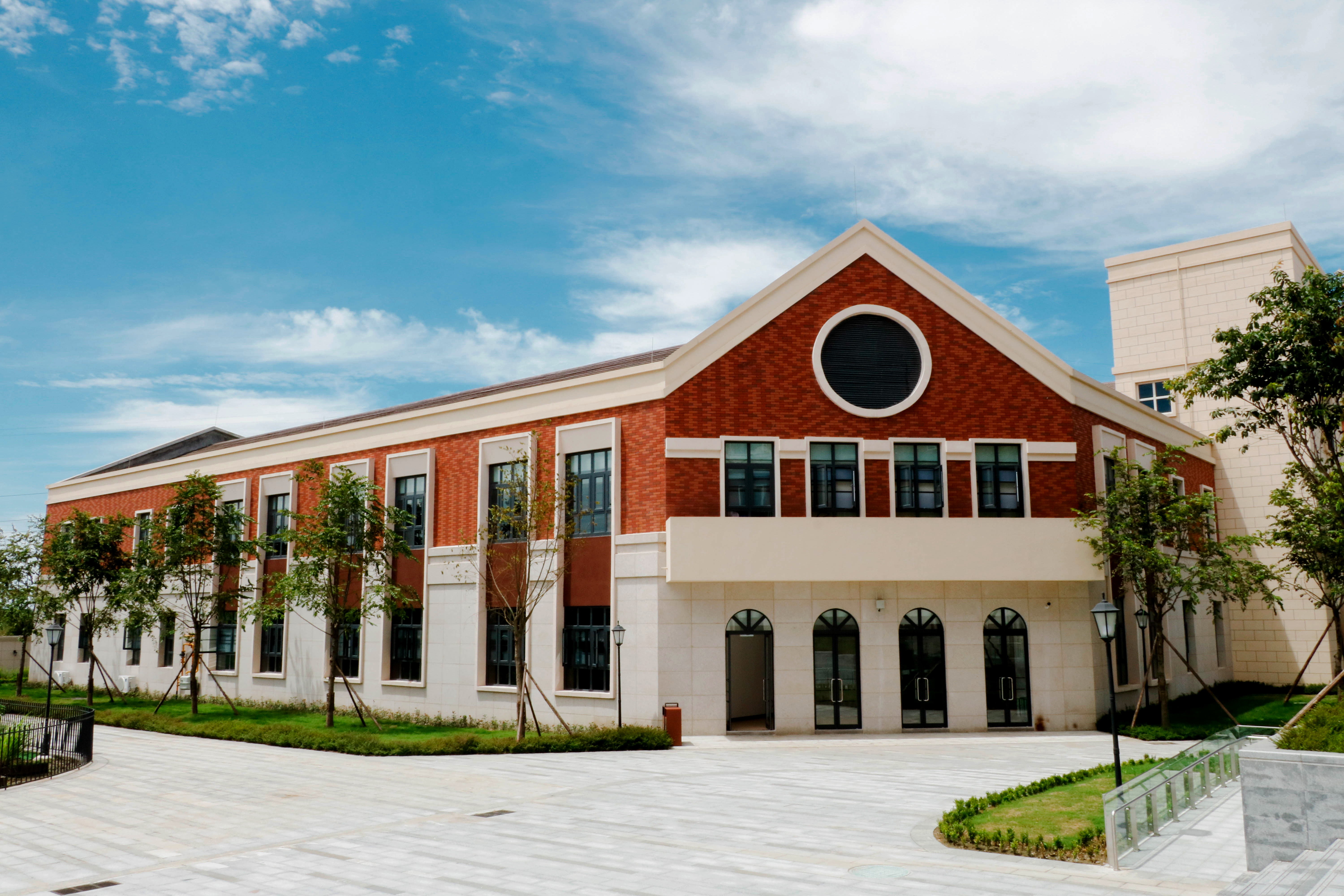 成都新津墨尔文学校